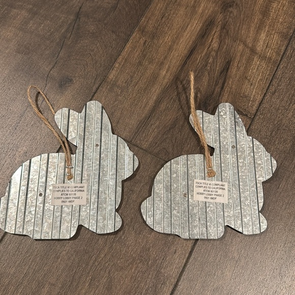 Set of 2 Hanging Bunnies - Picture 2 of 2